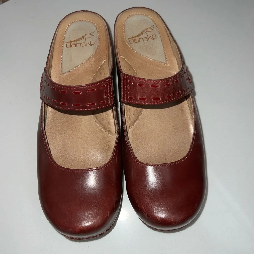 Dansko Solitaire in Red Veg Mary Jane Leather Clogs Size 40 - Picture 2 of 10